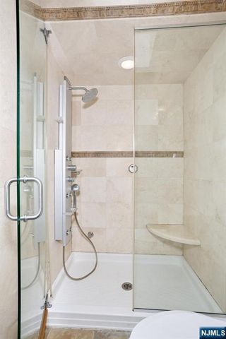 517 Pine Hill Road, Leonia, NJ 07605