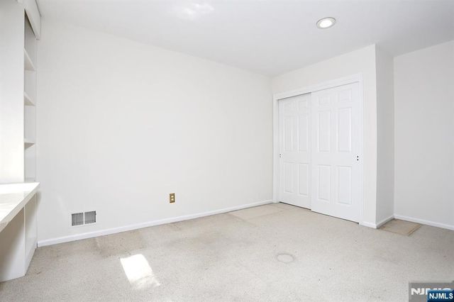 517 Pine Hill Road, Leonia, NJ 07605