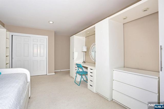 517 Pine Hill Road, Leonia, NJ 07605
