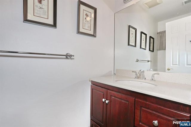 517 Pine Hill Road, Leonia, NJ 07605