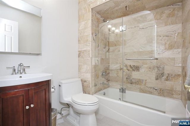 517 Pine Hill Road, Leonia, NJ 07605