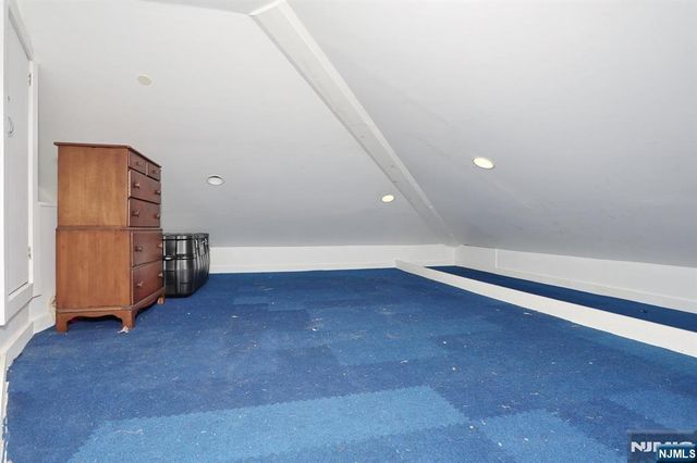 517 Pine Hill Road, Leonia, NJ 07605