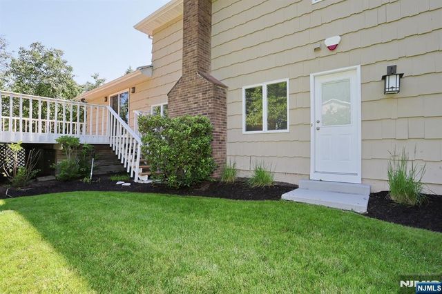 517 Pine Hill Road, Leonia, NJ 07605