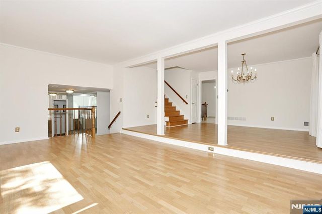 517 Pine Hill Road, Leonia, NJ 07605