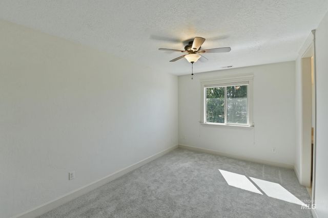 2813 S Bayhill Ct, Nampa, ID 83686