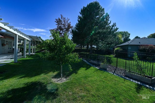 2813 S Bayhill Ct, Nampa, ID 83686