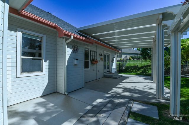 2813 S Bayhill Ct, Nampa, ID 83686