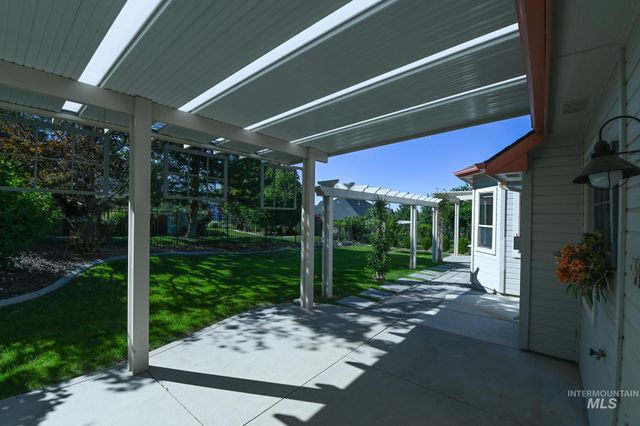 2813 S Bayhill Ct, Nampa, ID 83686