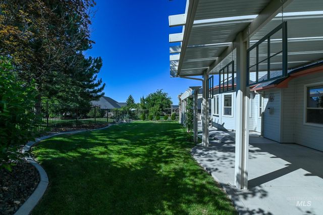 2813 S Bayhill Ct, Nampa, ID 83686