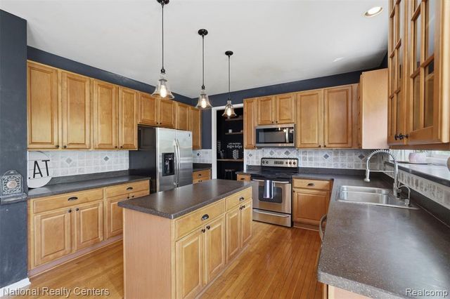 23431 Winged Foot Way, South Lyon, MI 48178