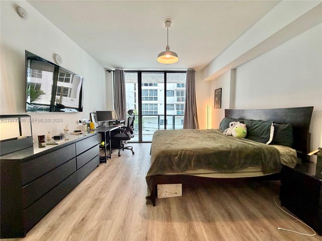 201 SW 17th Rd 304, Miami, FL 33129