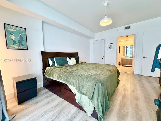 201 SW 17th Rd 304, Miami, FL 33129