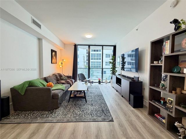 201 SW 17th Rd 304, Miami, FL 33129