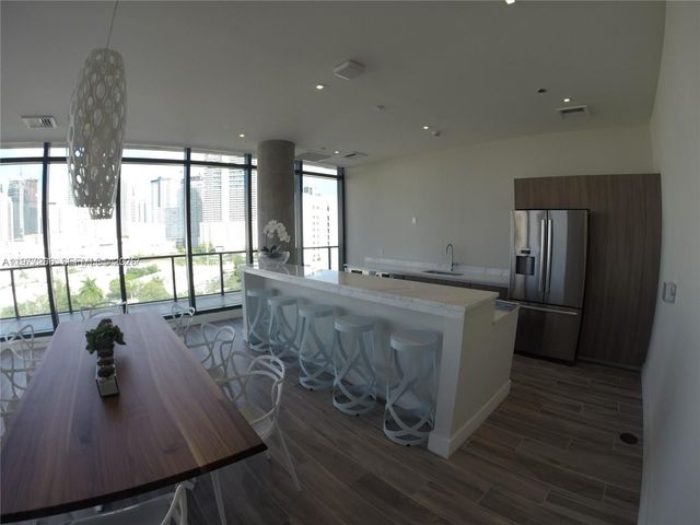 201 SW 17th Rd 304, Miami, FL 33129