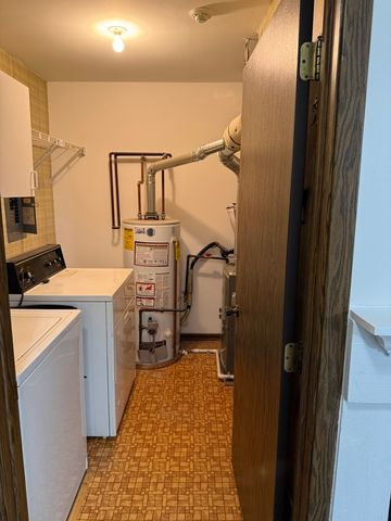 7040 REMINGTON Court 204, Woodridge, IL 60517