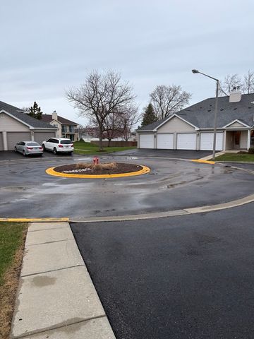 7040 REMINGTON Court 204, Woodridge, IL 60517