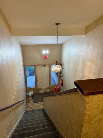 7040 REMINGTON Court 204, Woodridge, IL 60517