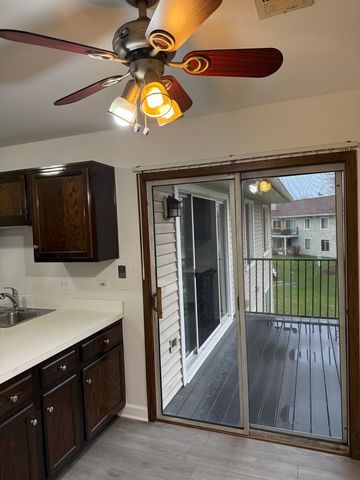 7040 REMINGTON Court 204, Woodridge, IL 60517