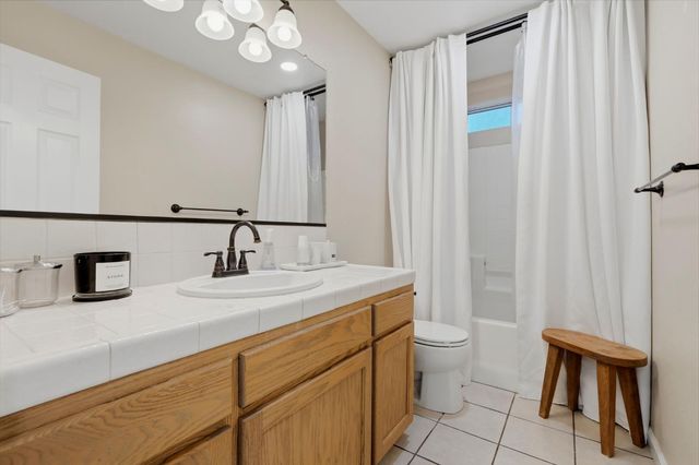5806 W El Paso, Fresno, CA 93722