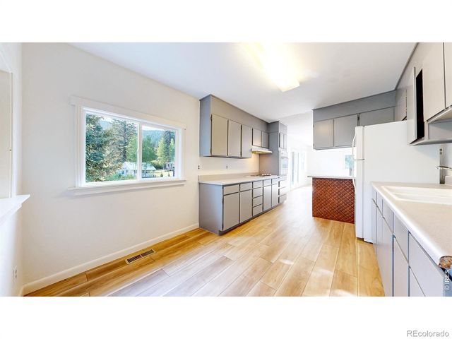 163 West Creek Road, Glen Haven, CO 80532