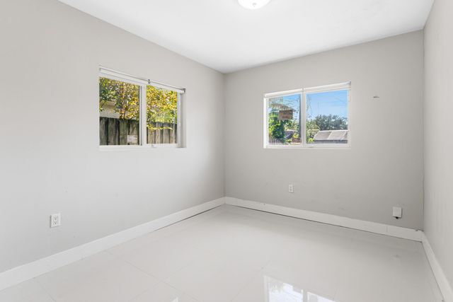 1519-1521 NW 8th Avenue, Fort Lauderdale, FL 33311