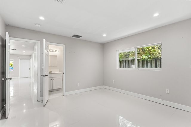1519-1521 NW 8th Avenue, Fort Lauderdale, FL 33311