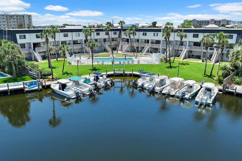Image 10 of property listing at 501 Gulf Shore Drive UNIT 9, Destin, FL 32541