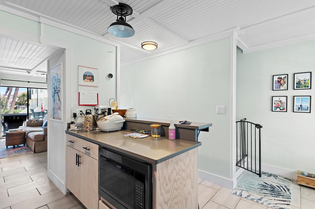 Image 4 of property listing at 501 Gulf Shore Drive UNIT 9, Destin, FL 32541