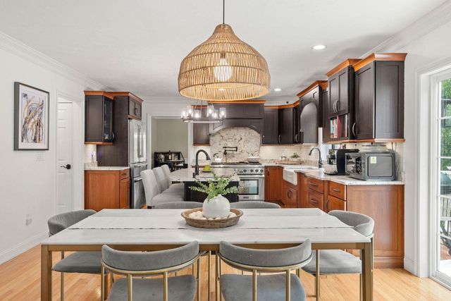 23 Chisholm Farm Drive, Stratham, NH 03885
