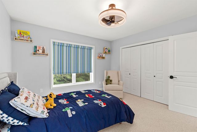 23 Chisholm Farm Drive, Stratham, NH 03885