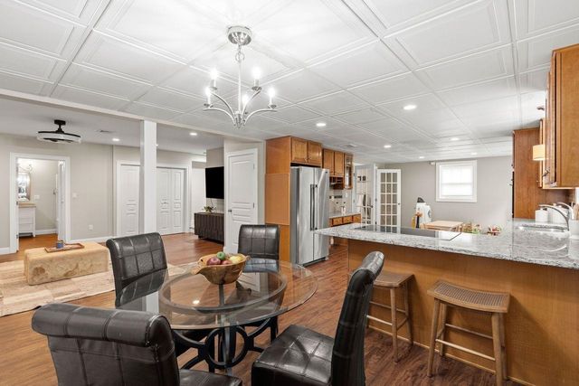 23 Chisholm Farm Drive, Stratham, NH 03885
