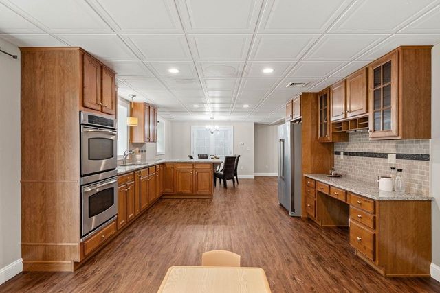23 Chisholm Farm Drive, Stratham, NH 03885