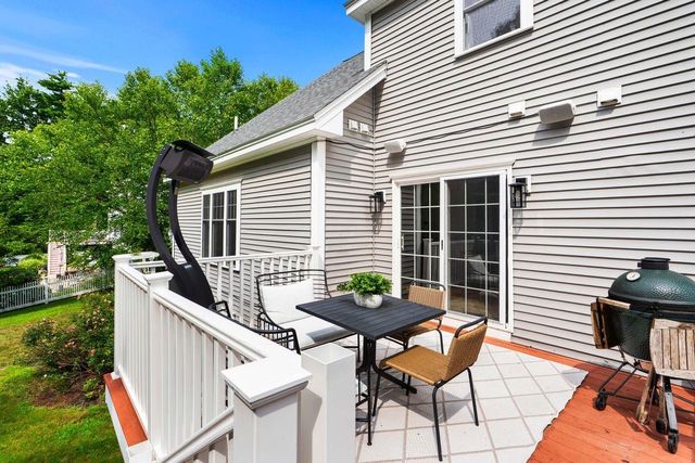 23 Chisholm Farm Drive, Stratham, NH 03885