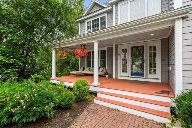 23 Chisholm Farm Drive, Stratham, NH 03885