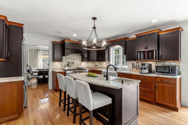 23 Chisholm Farm Drive, Stratham, NH 03885