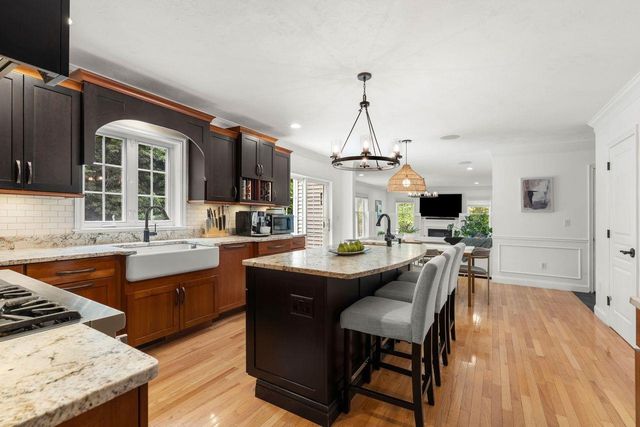 23 Chisholm Farm Drive, Stratham, NH 03885