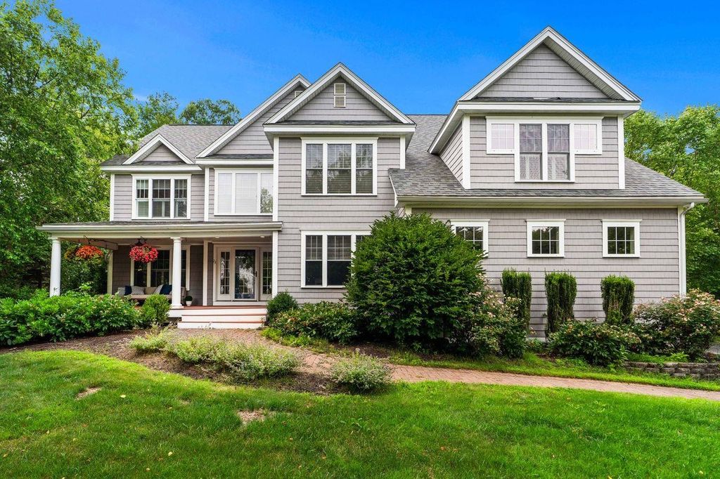 23 Chisholm Farm Drive, Stratham, NH 03885