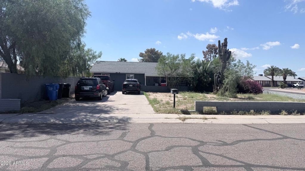 8911 W MONTEROSA Street, Phoenix, AZ 85037 — photo 2