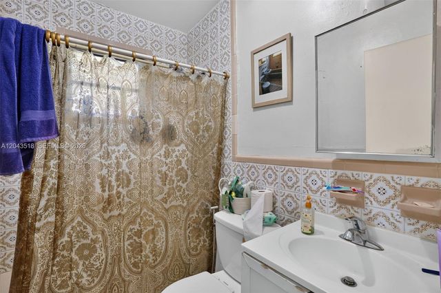 2815 NW 14th Street, Miami, FL 33125