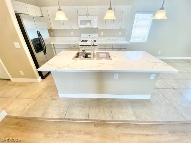 249 Soggy Ruff Way, Las Vegas, NV 89148