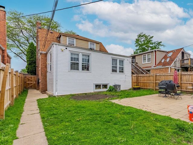 629 22nd Avenue, Bellwood, IL 60104