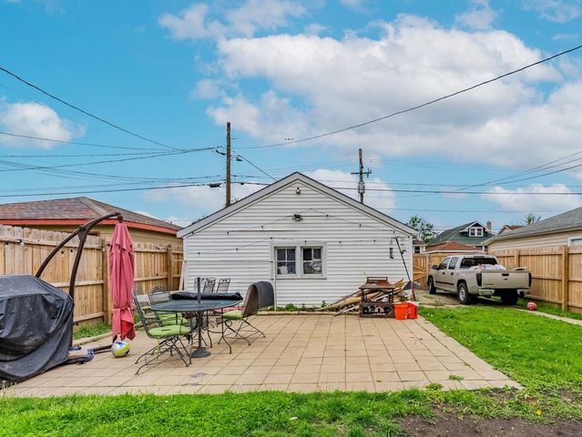 629 22nd Avenue, Bellwood, IL 60104
