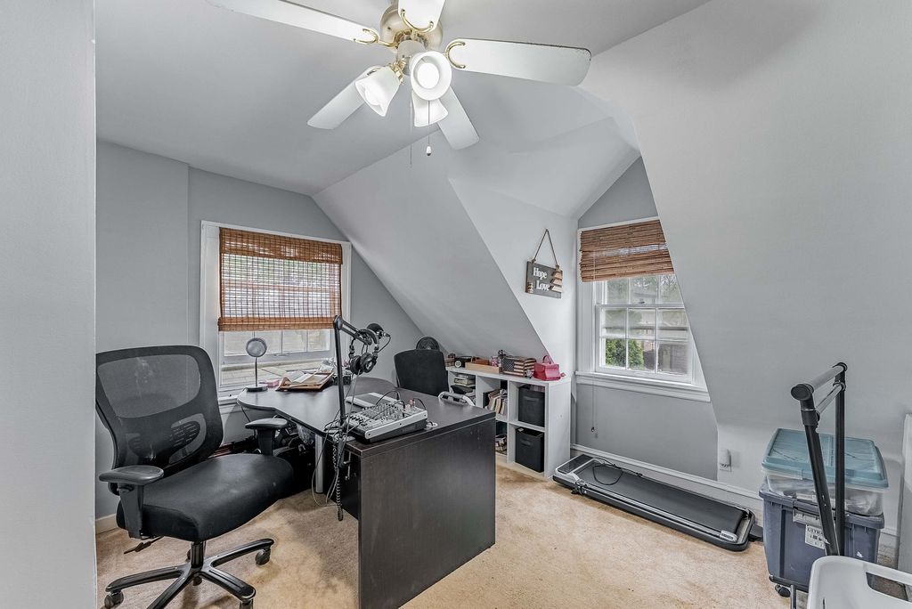 Image 20 of property listing at 629 22nd Avenue, Bellwood, IL 60104