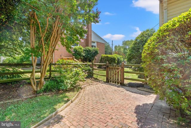 8403 W BOULEVARD DR, Alexandria, VA 22308
