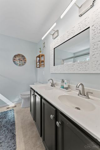 8586 Sunmont Drive, Anderson Twp, OH 45255