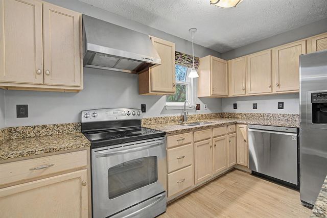 13 Wooded Ridge Drive, Batavia Twp, OH 45102