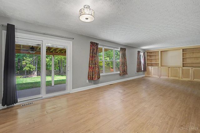 13 Wooded Ridge Drive, Batavia Twp, OH 45102