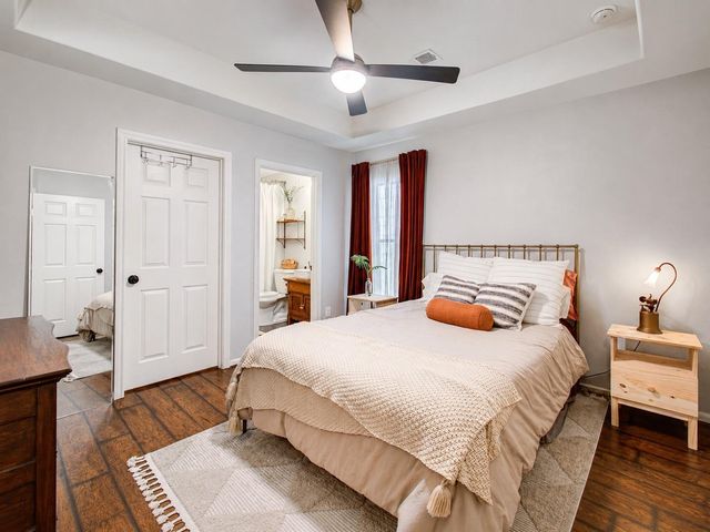 8647 Suburban Oaks Road, Houston, TX 77093