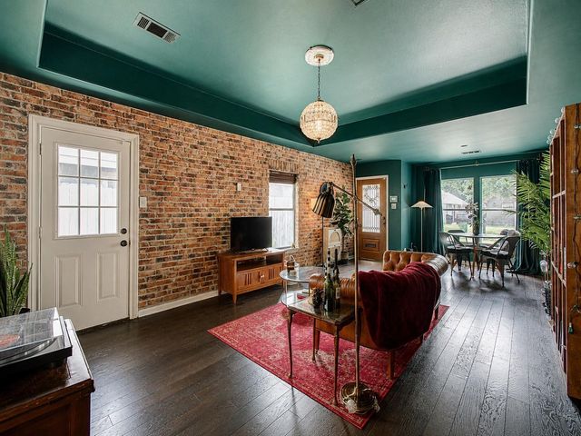 8647 Suburban Oaks Road, Houston, TX 77093