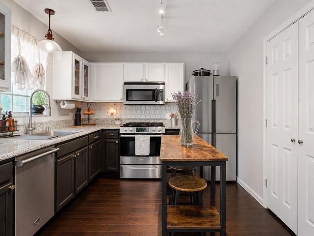8647 Suburban Oaks Road, Houston, TX 77093